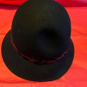 AUGUST 100% WOOL CLOCHE BONNET HAT